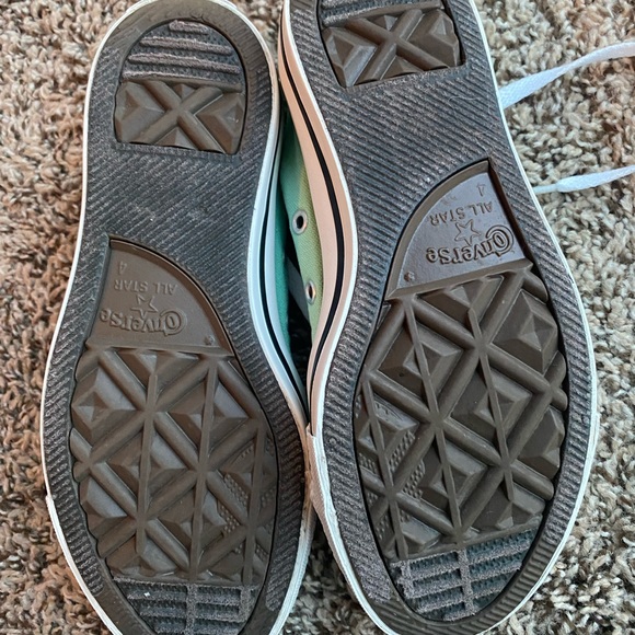 Converse shoes - Picture 8 of 8